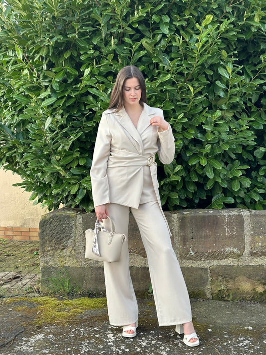 Eleganter Hose Anzug