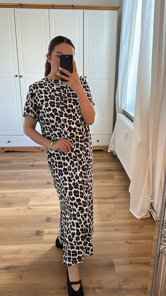 Lia – Maxikleid mit Leo-Print