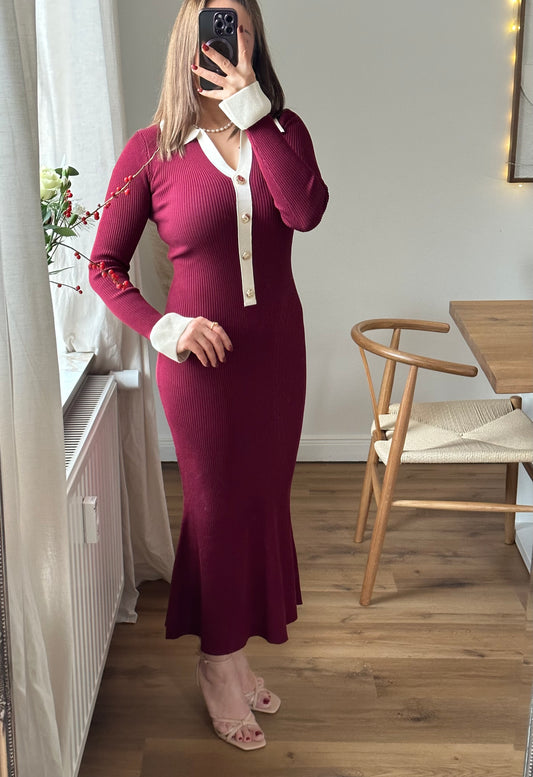 Strick Maxikleid mit goldenen Knöpfen