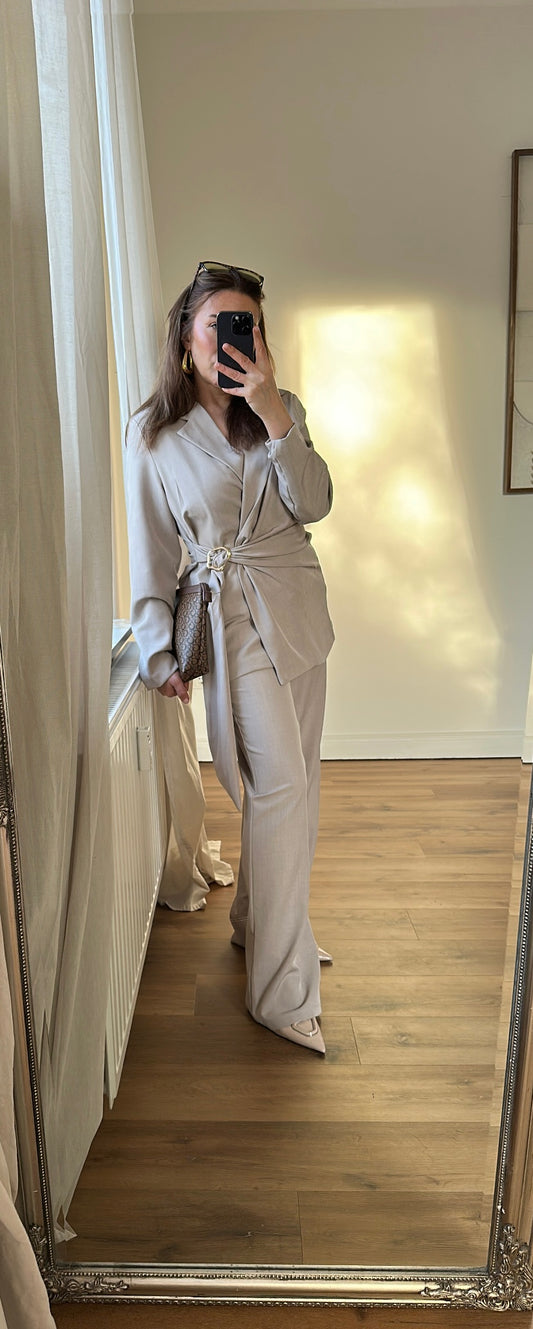 Eleganter Hose Anzug