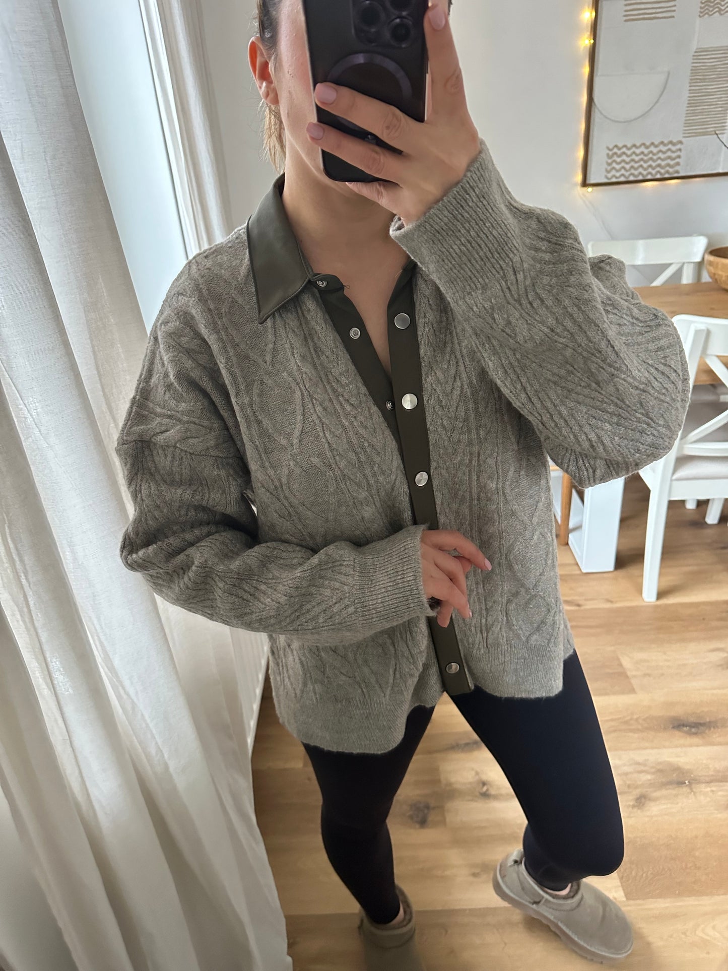 Zeitlose graue Strickjacke