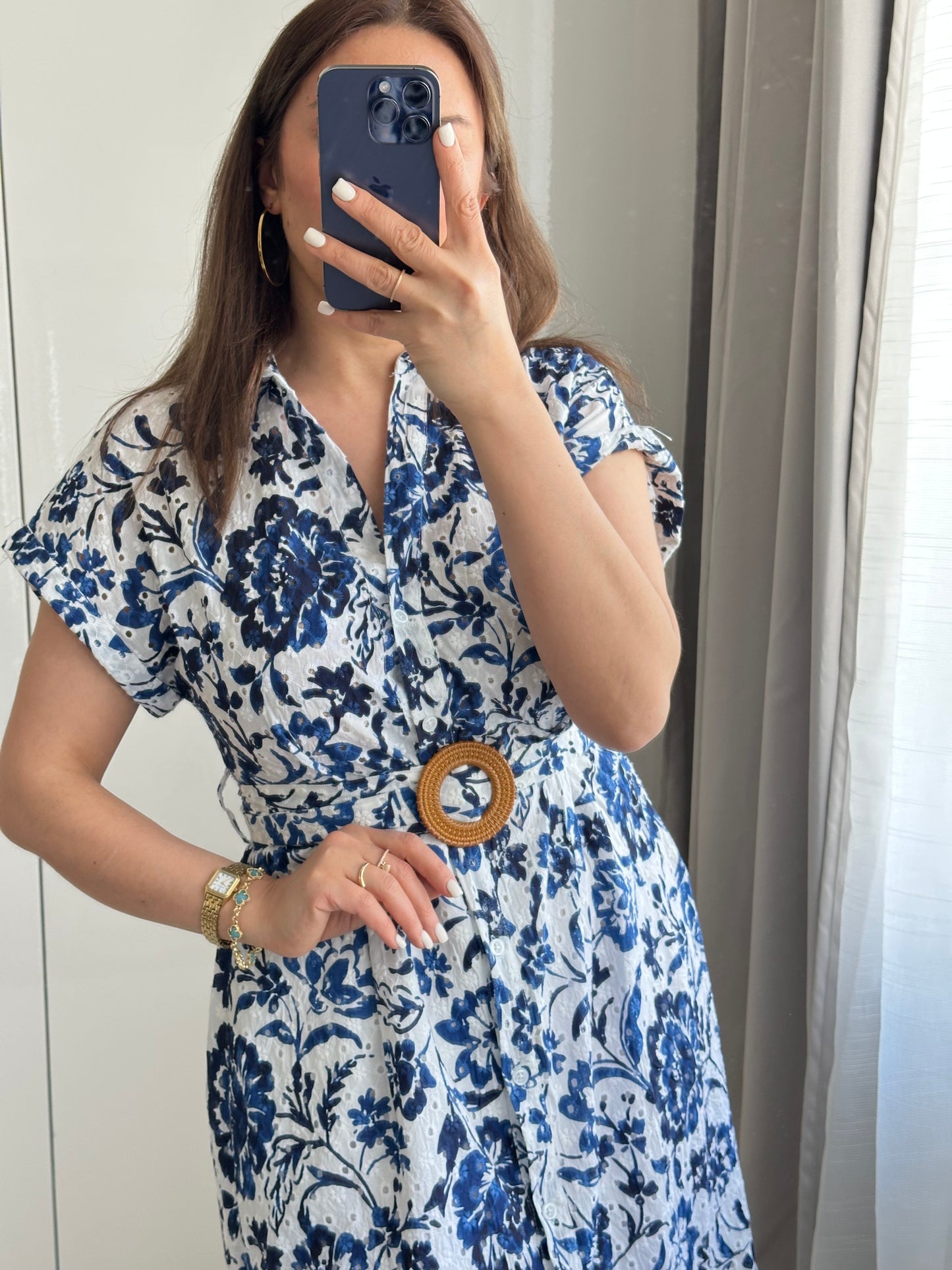 Blau-Weißes Hemdkleid mit Blumenmuster