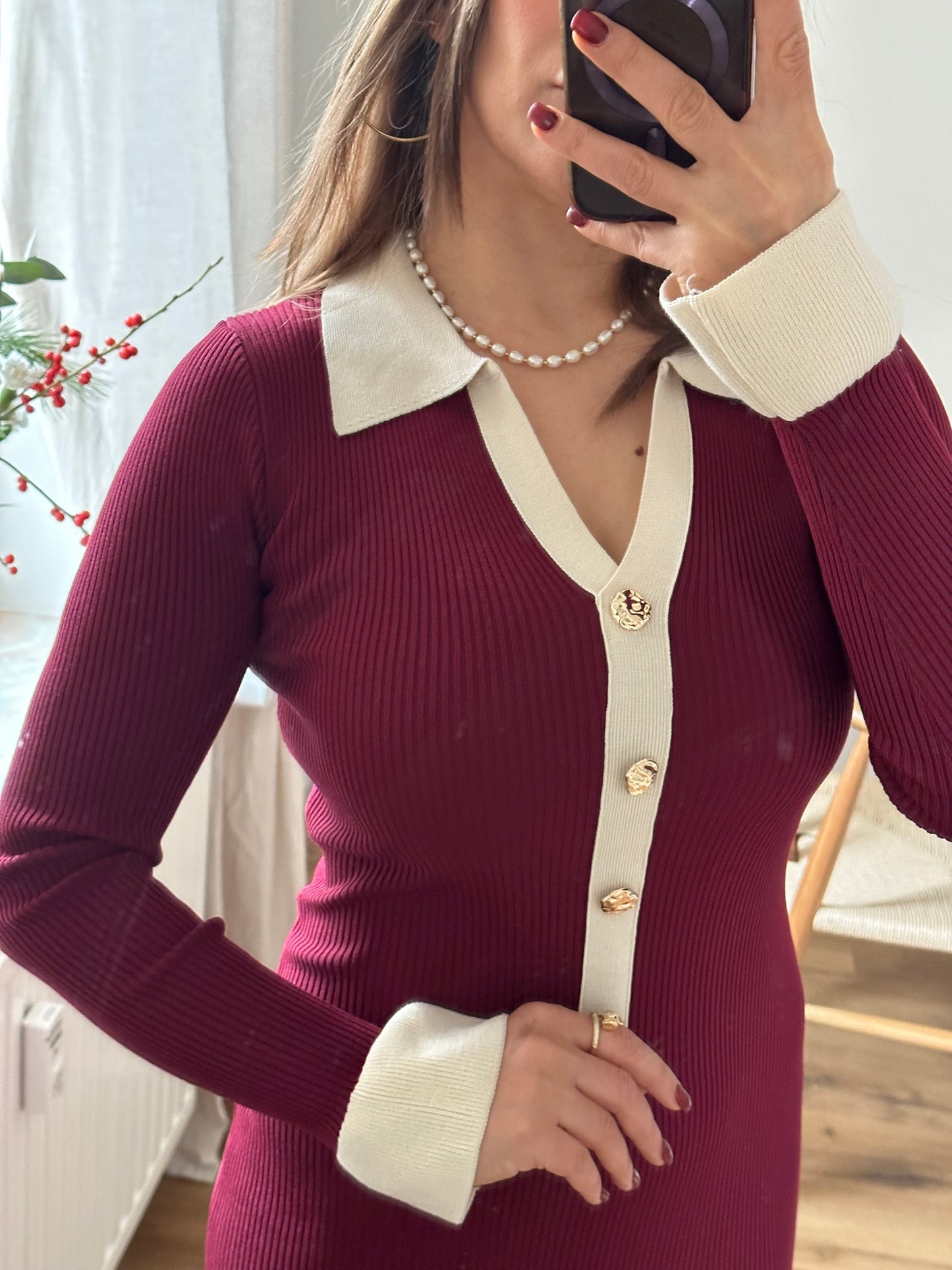 Strick Maxikleid mit goldenen Knöpfen