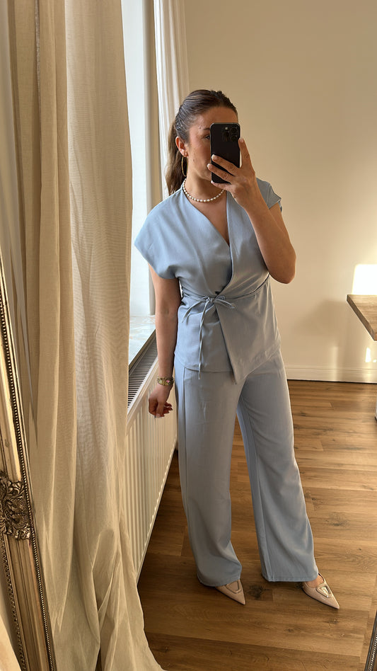 Zweiteiliges elegantes Set – Stil & Komfort in blau