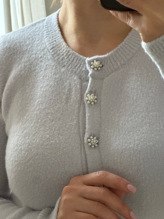 Eleganter Strick-Cardigan mit Perlenknöpfen