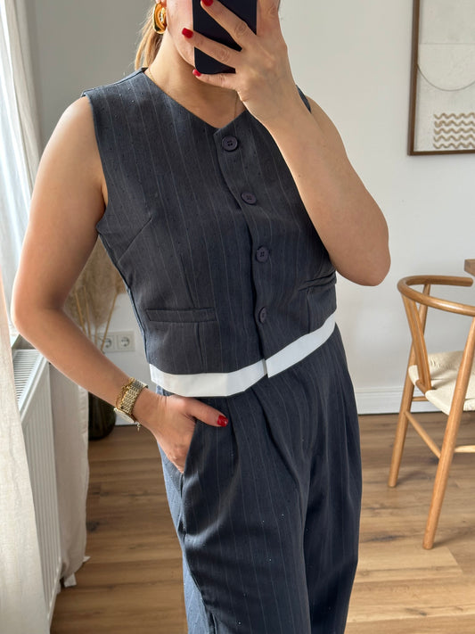 Elegantes Zweiteiler-Set mit Glitzer-Details & weißem Akzent