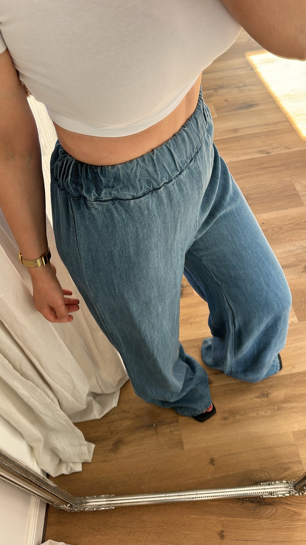 Fließende Hose aus Denim mit weitem bein