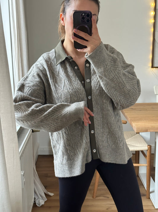 Zeitlose graue Strickjacke