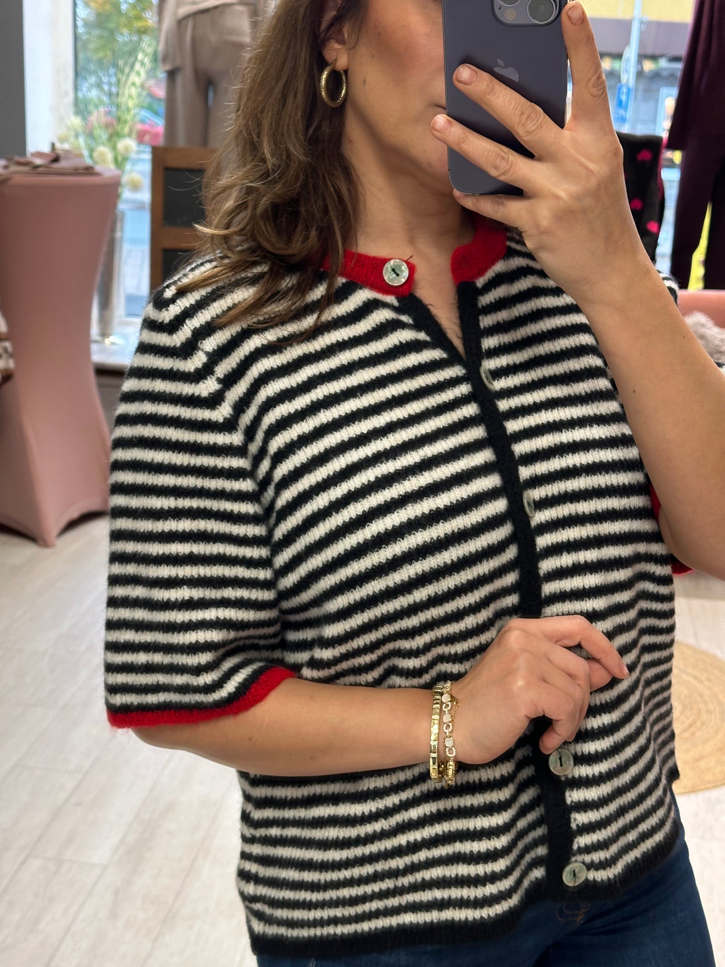 Gestreifte Strickjacke