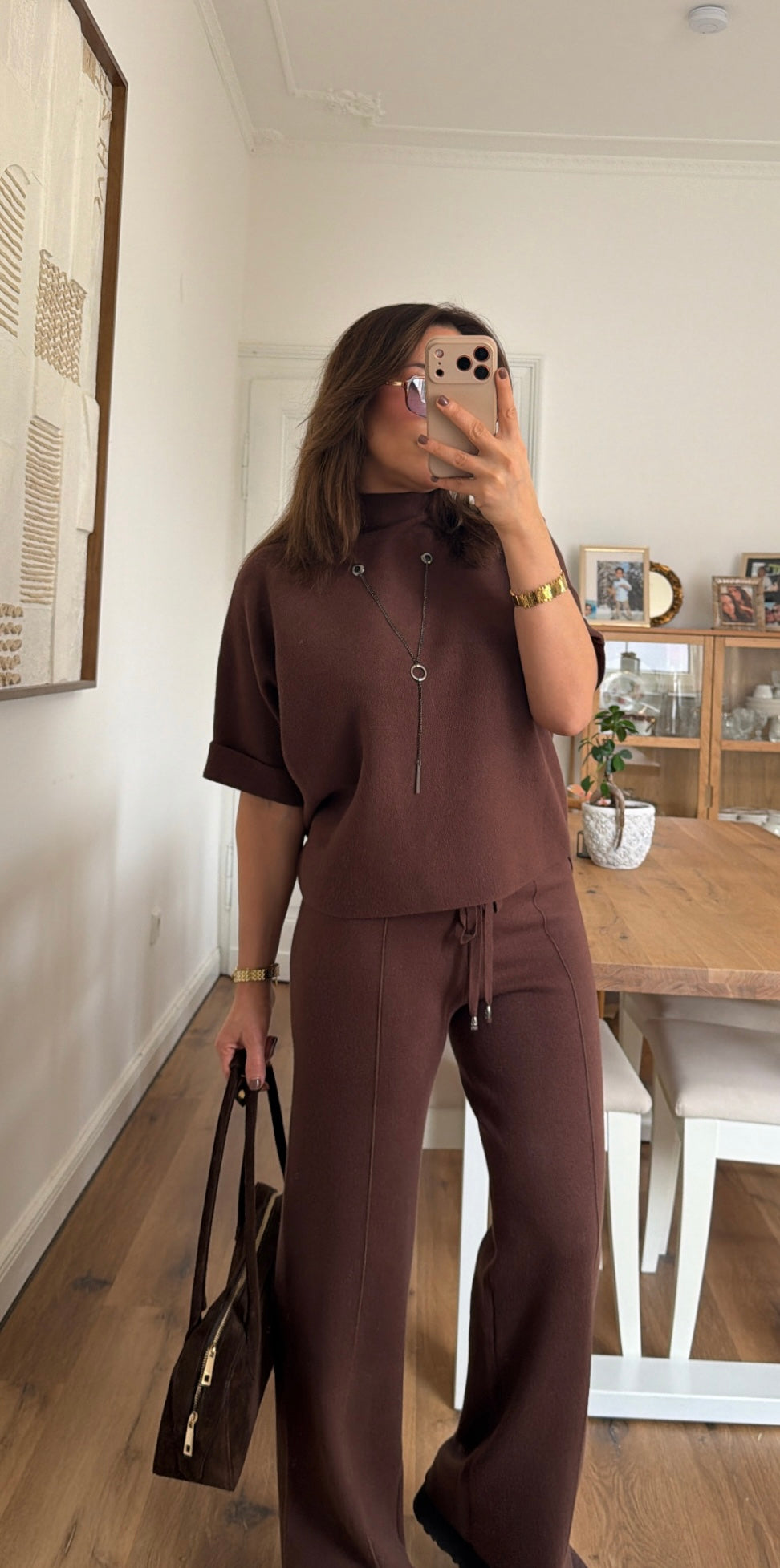 Eleganter Strick-Zweiteiler mit Kettendetail