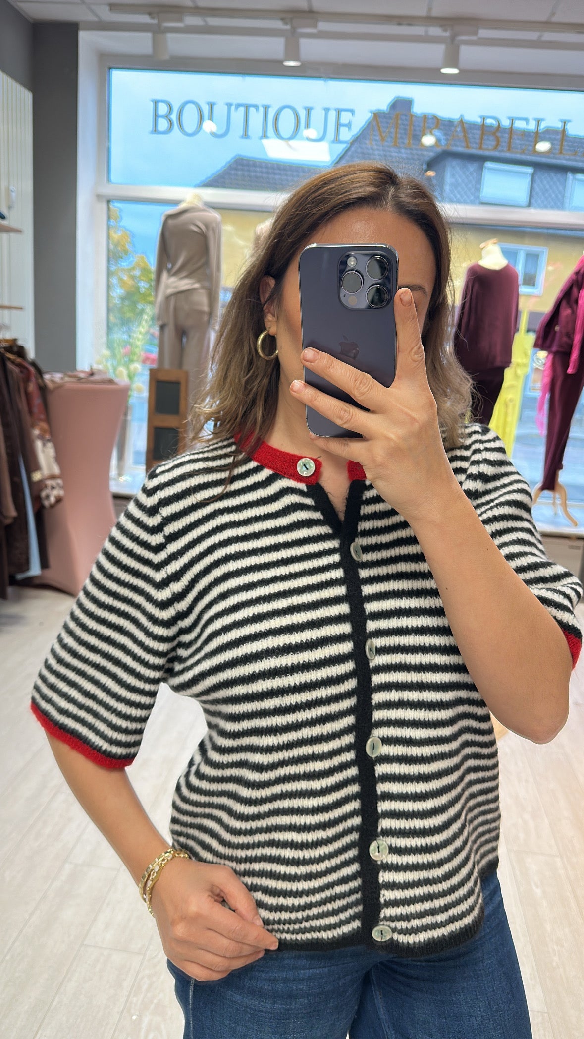 Gestreifte Strickjacke