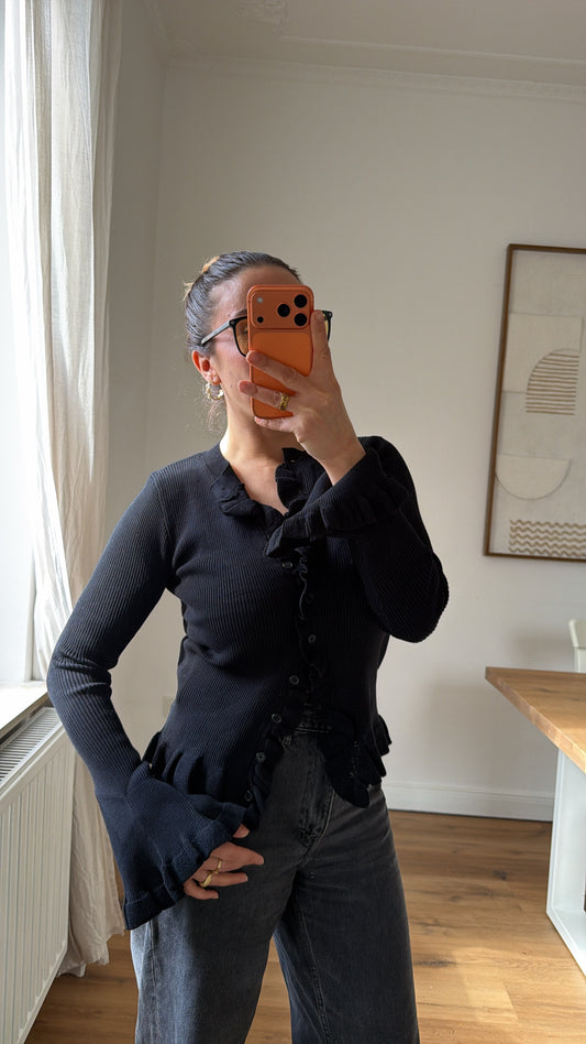 Strick Jacke mit Rüschen. ELENA