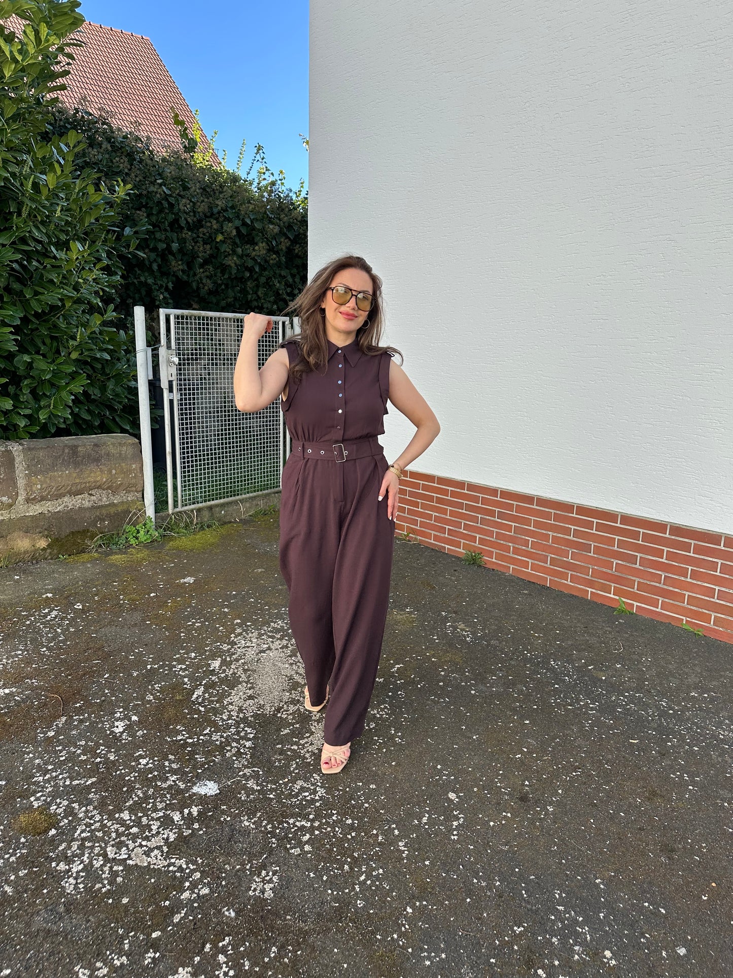 Ärmelloser Jumpsuit aus 100% Baumwolle – Dunkelbraun