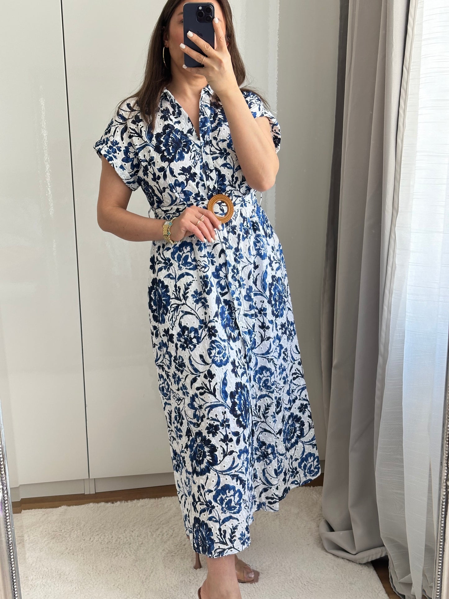 Blau-Weißes Hemdkleid mit Blumenmuster