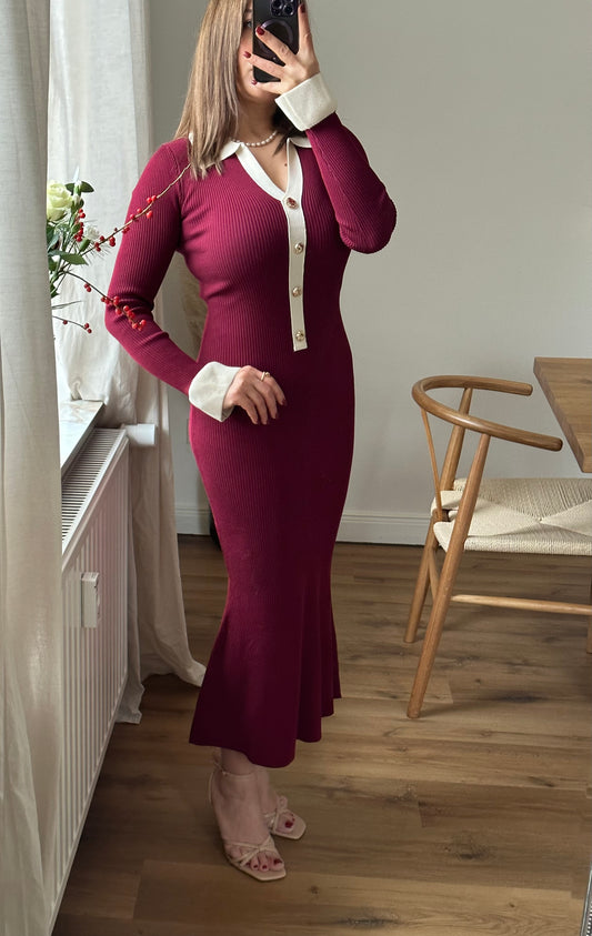 Strick Maxikleid mit goldenen Knöpfen