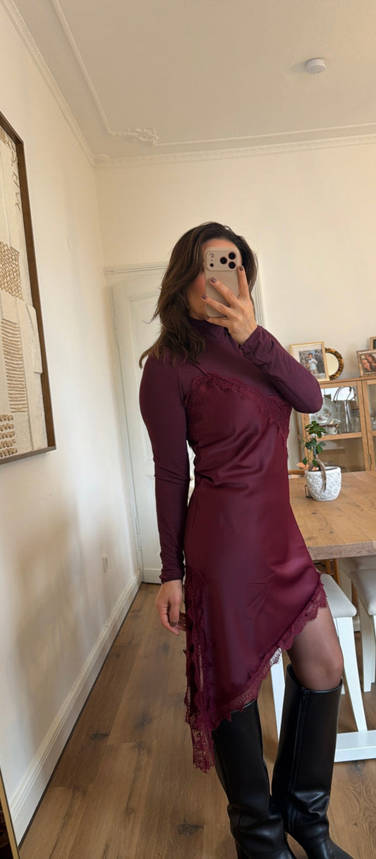 Satinkleid  mit Spitze