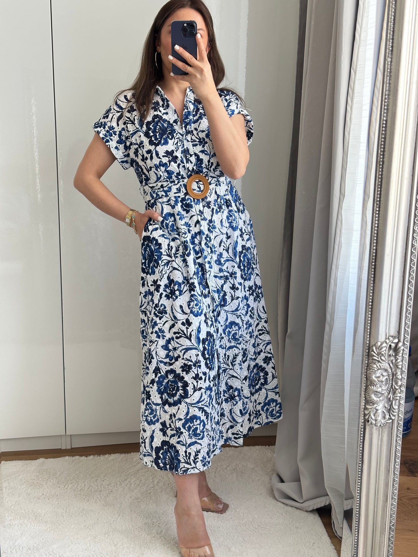 Blau-Weißes Hemdkleid mit Blumenmuster