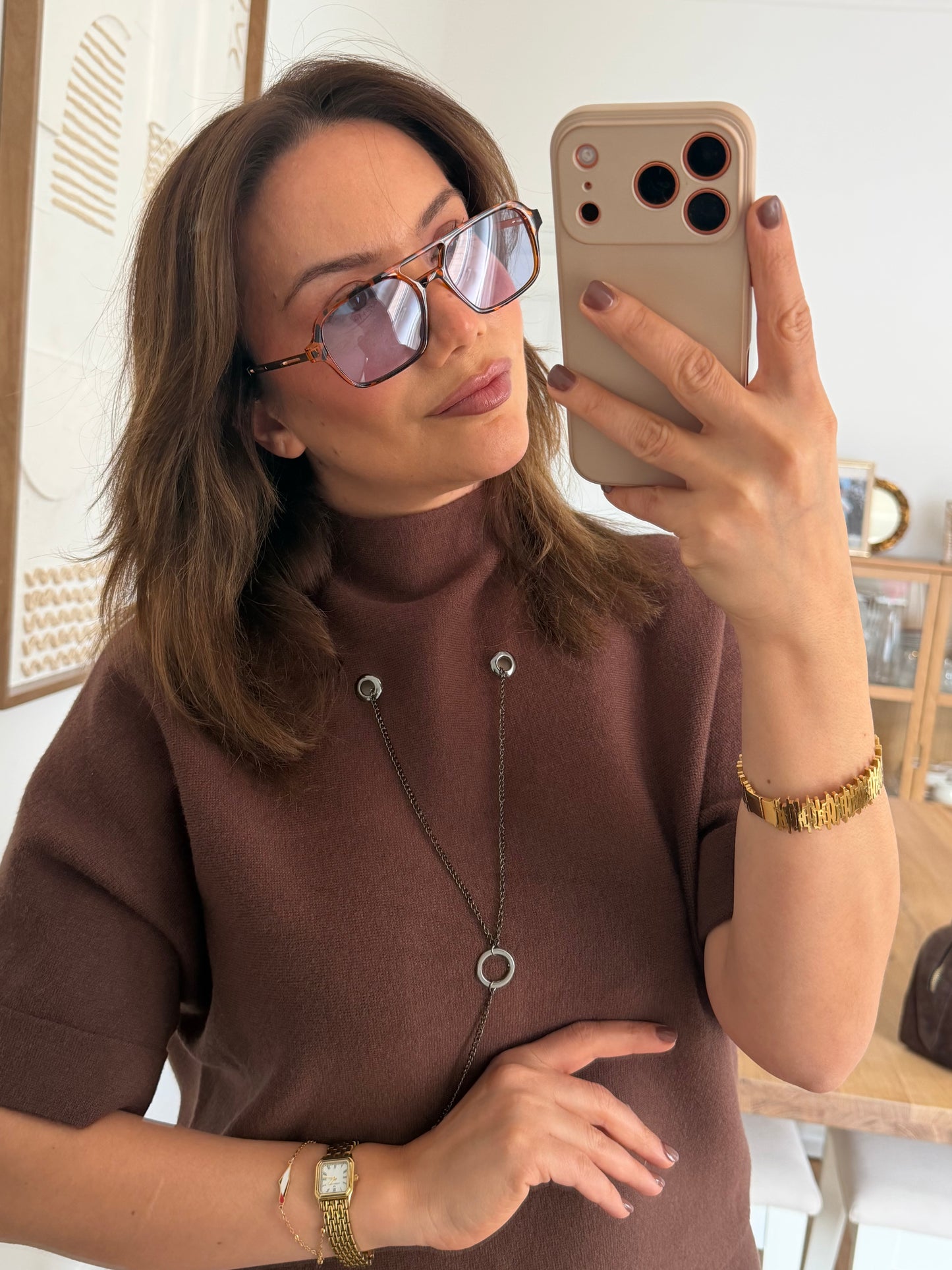 Eleganter Strick-Zweiteiler mit Kettendetail