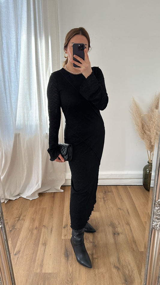 Schwarzes Spitzenkleid