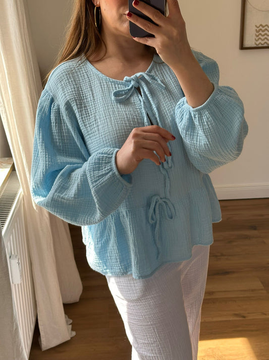 Musselin Bluse mit Schleife (hellblau)